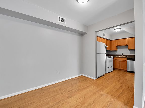 4th image of 234 Pinewood Dr