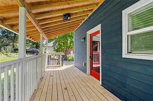 3627 Woodland Ave — Photo 6