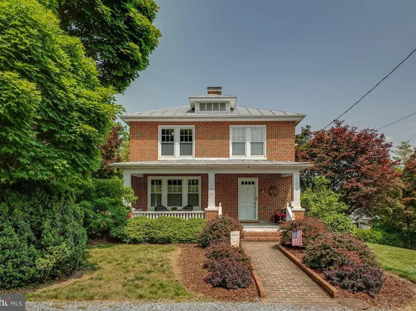205 Wilson Ave, Luray, VA 22835