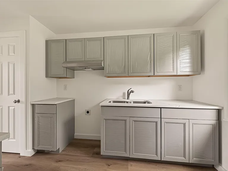 3922 Alsace St — Photo 13