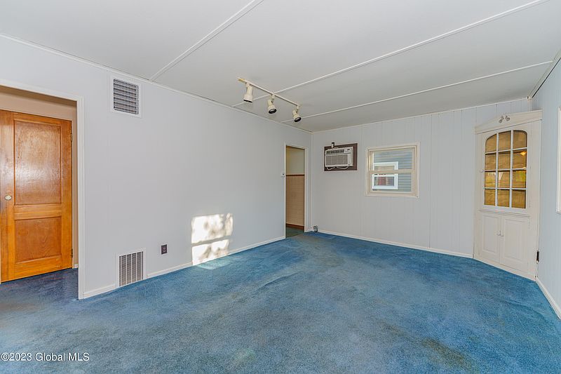 5th image of 17 Holland Avenue