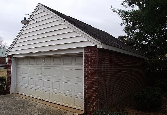 Detached Garage