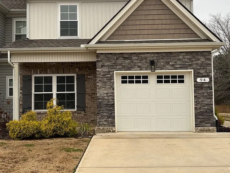 94 Creekwood Ln — Photo 1