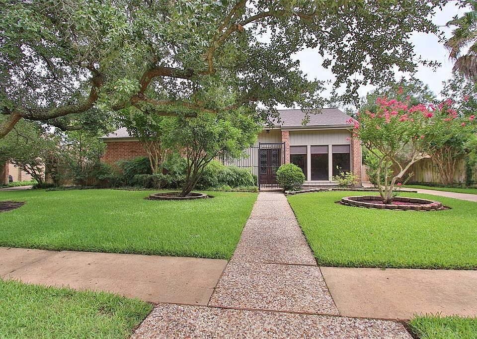 1st image of 1615 Mossy Stone Dr