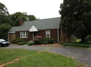 546 Oak Summit Rd, Winston Salem, NC 27105
