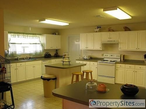 4th image of 4811 Jaimee Leigh Dr