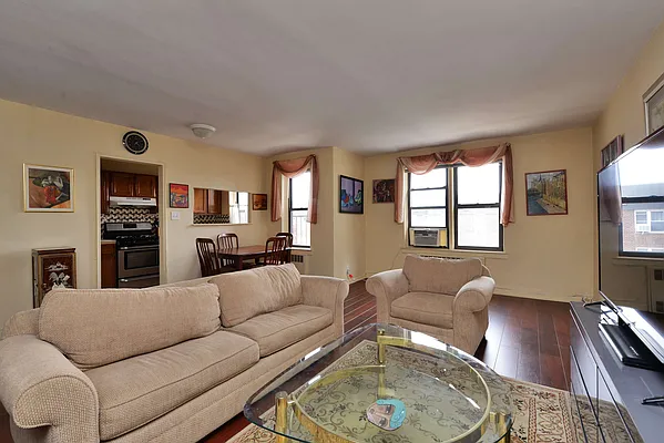 Sold by Century 21 Benjamin Realty | media 22