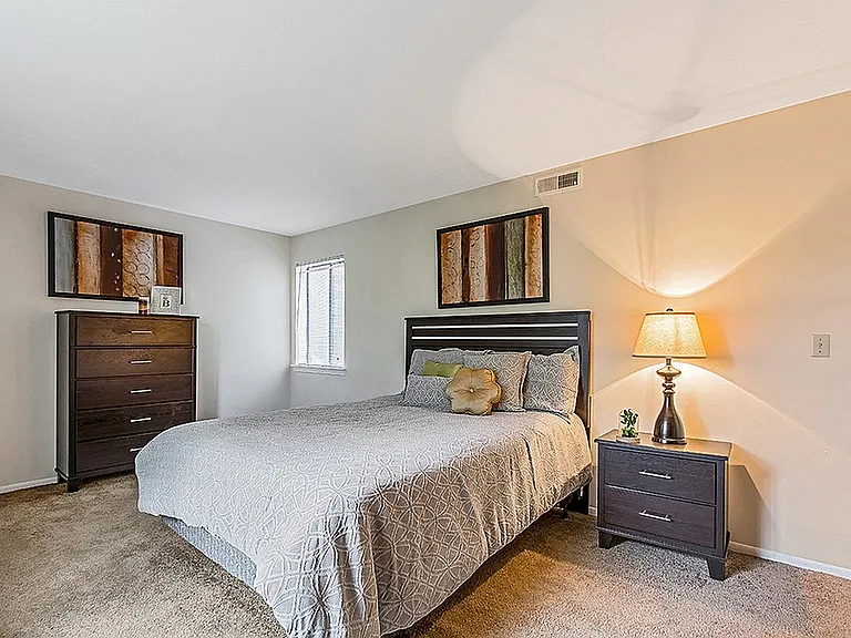 Ivy Loft - Bedroom 1