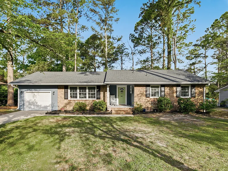 1531 Palmer Dr — Photo 1