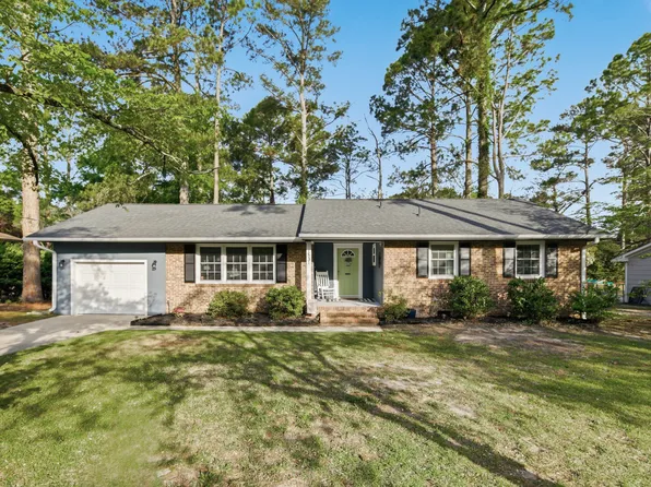 1531 Palmer Dr, Fayetteville, NC 28303