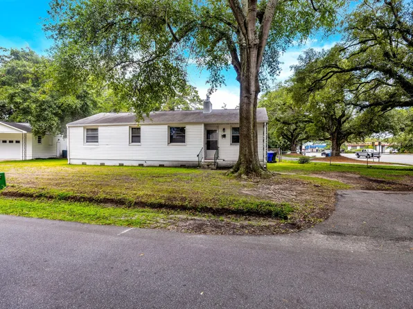 706 W Harrison Rd, Charleston, SC 29407