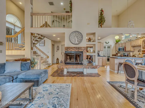 17 Rockspring Ct, Lake Harmony, PA 18624