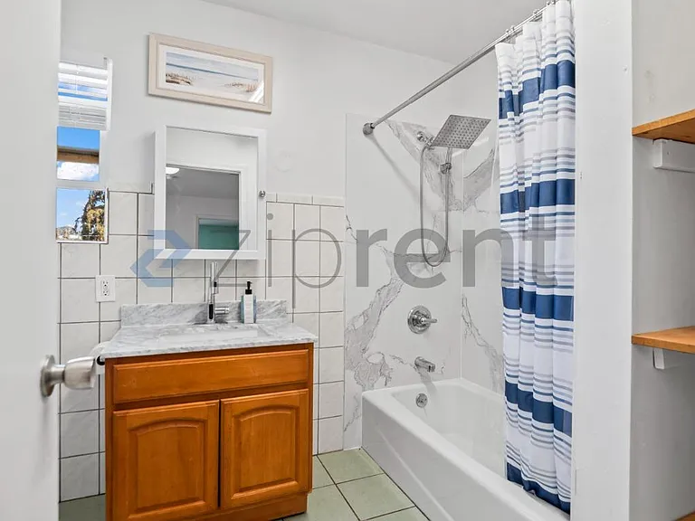 2123 E 25th St — Photo 24