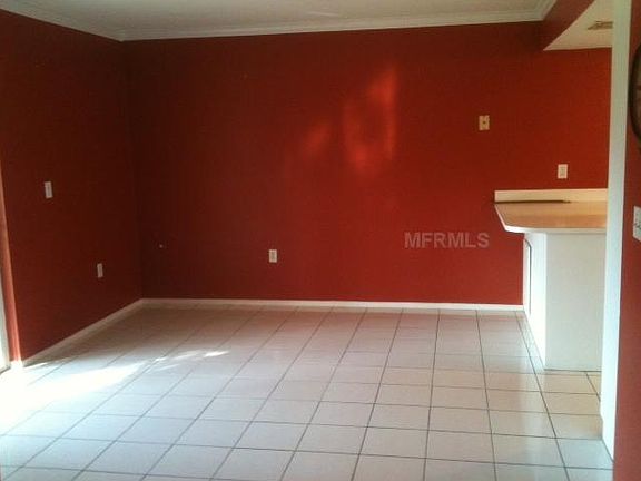 3rd image of 1100 Lowry Ave Unit 5