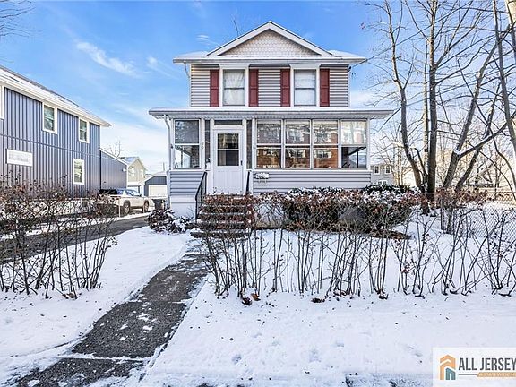 2nd image of 36 Lincoln Ave