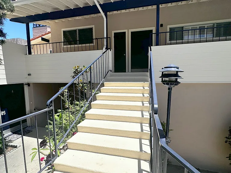 267 Palos Verdes Dr W #4 — Photo 14