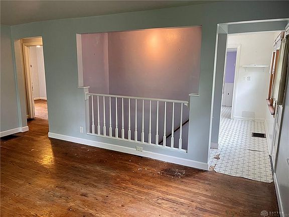 4th image of 1241 Southlyn Dr
