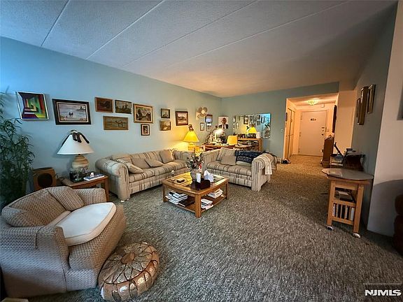 5th image of 170 Lafayette Ave #1B