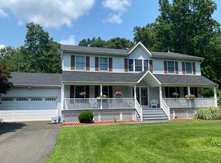 37 Buckberg Mountain Rd, Tomkins Cove, NY 10986