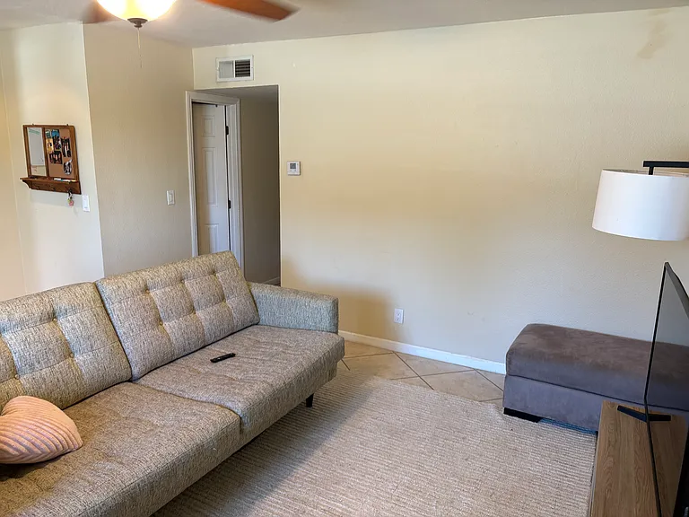 586 Augusta Dr — Photo 5