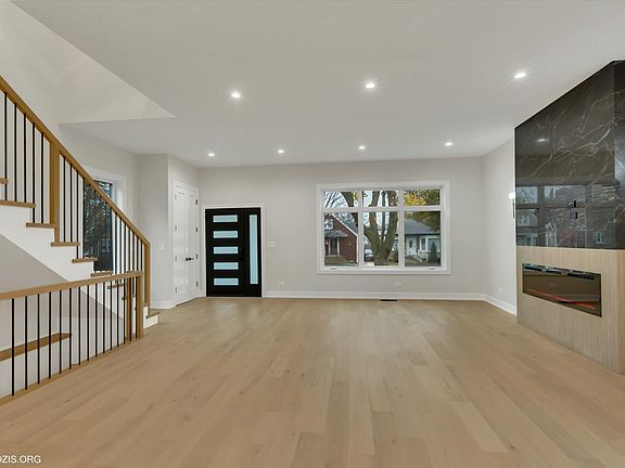 5th image of 3118 N Olcott Ave