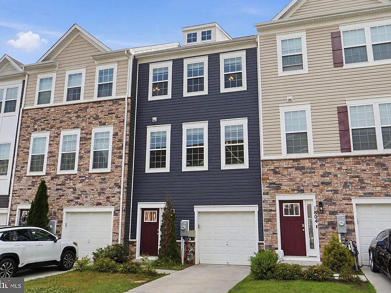 1806 Kellington Ct — Photo 2
