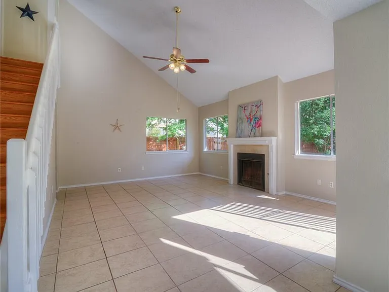 6320 Avery Island Ave — Photo 4