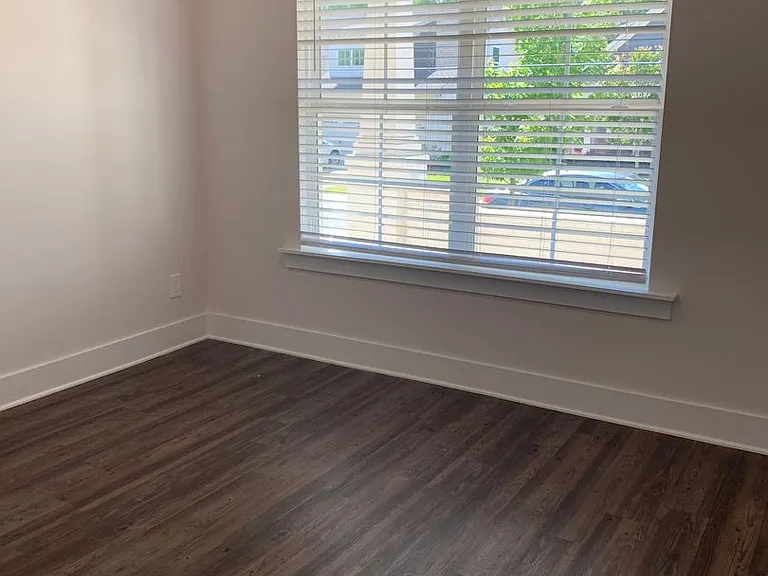 1285 Shades Ter — Photo 18
