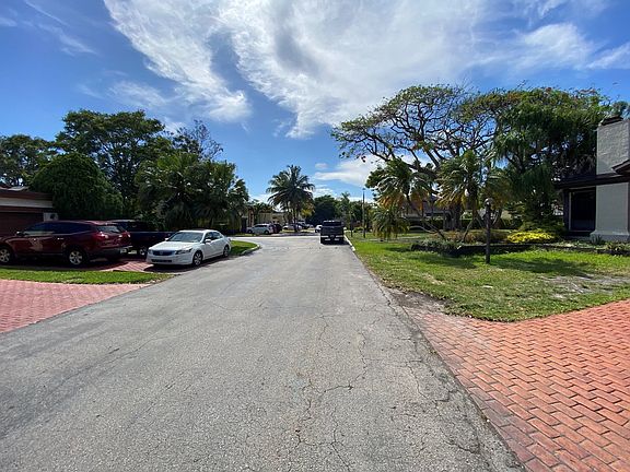 5th image of 9504 SW 148th Avenue Cir E