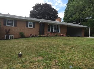 810 Henry Ln, York, PA 17402