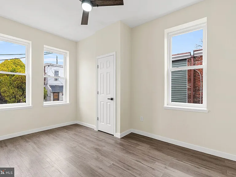 5431 Stewart St — Photo 30