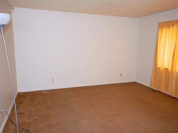 5th image of 888 E High St