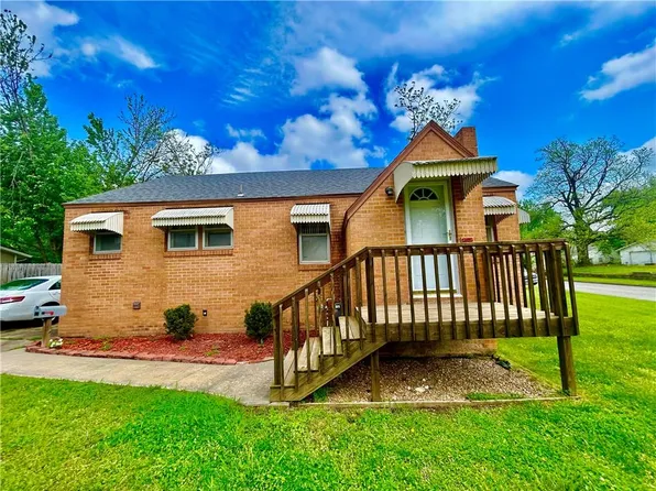 621 S Cedar St, Nevada, MO 64772