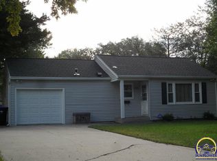 2504 SW Shunga Dr, Topeka, KS 66611