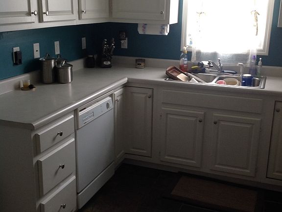 5th image of 85 Arlington Dr