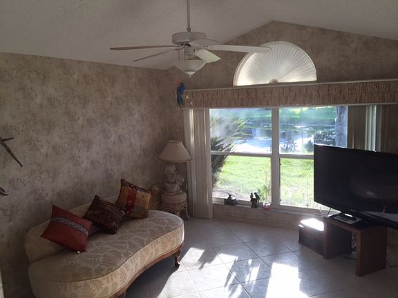 5th image of 1203 Harbor Town Way