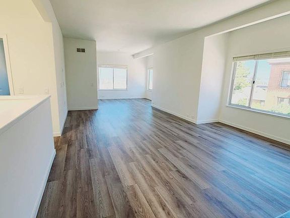 3rd image of 179 Clifford Ter APT 1