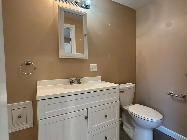 2787 E Main Rd #1 — Photo 6