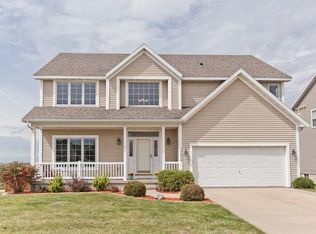 3234 Falcon View Rd SW, Cedar Rapids, IA 52404