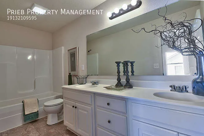 282 N Ferrel St — Photo 16