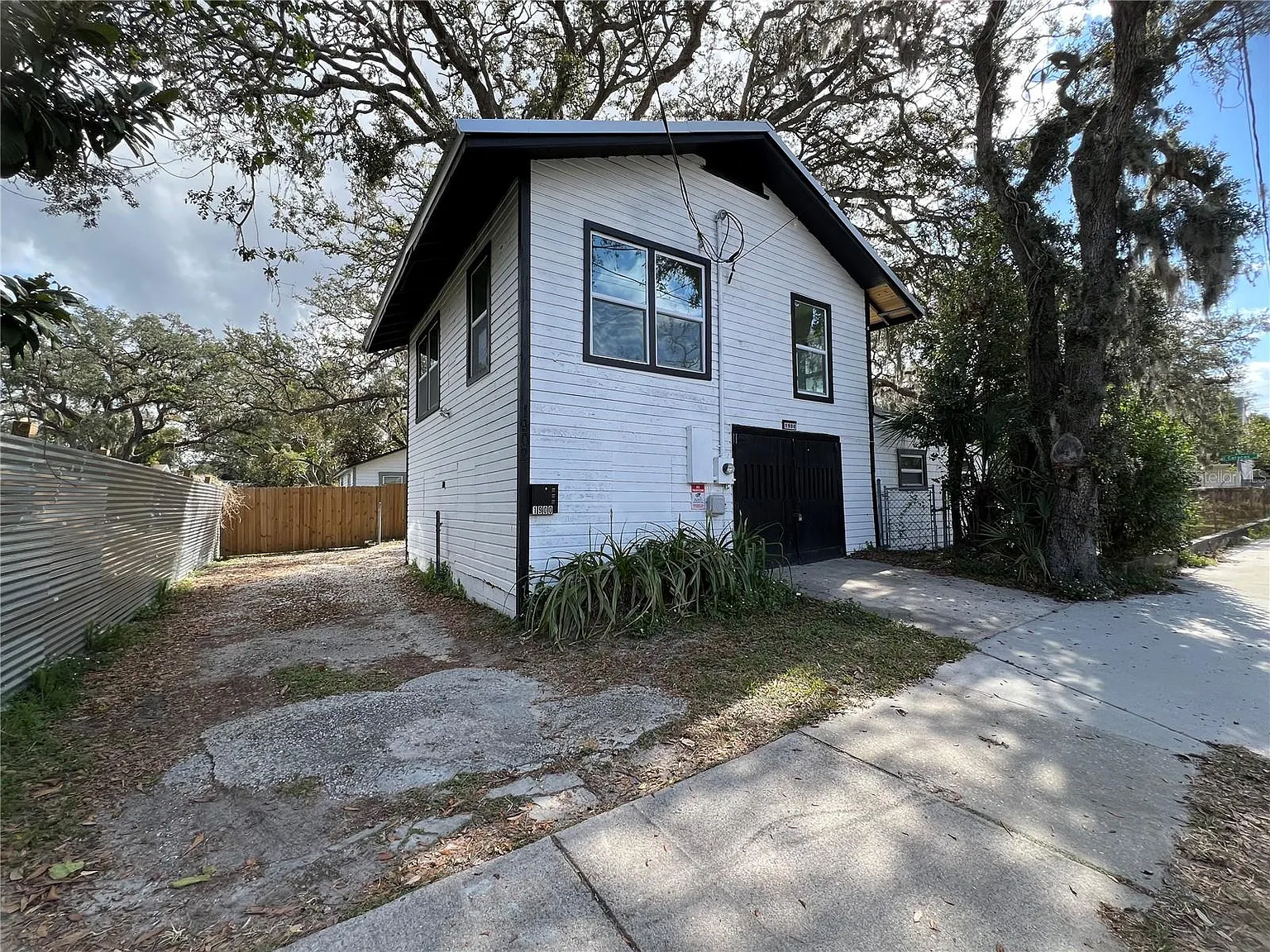 2 bed, 1360 sqft, $2,200 — Photo 2