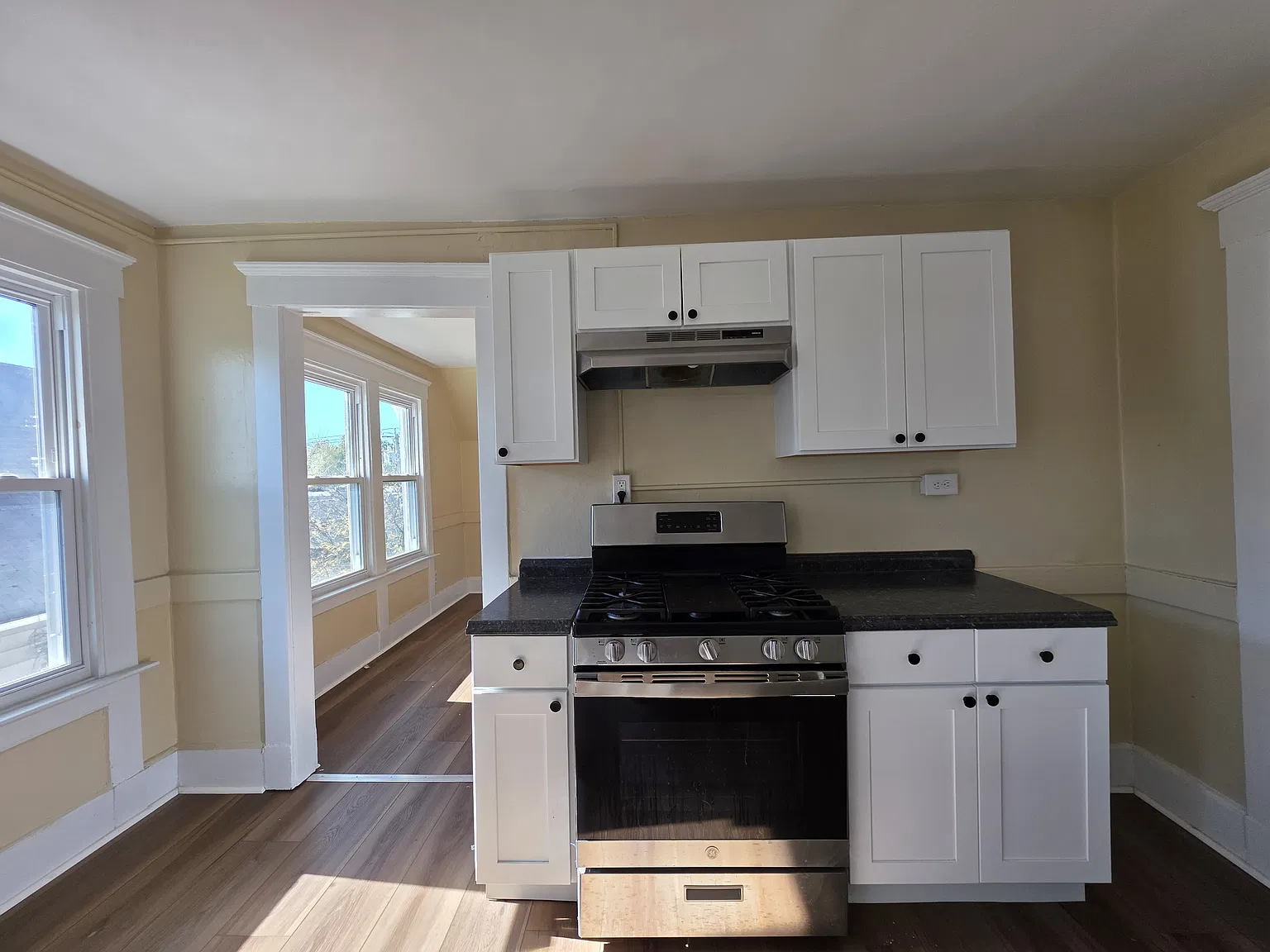 2 bed, $1,575 — Photo 3