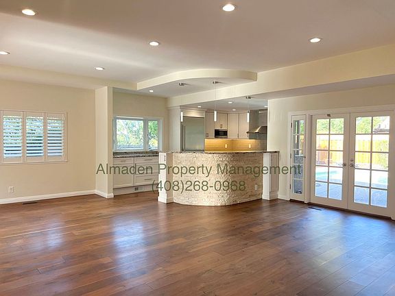 3rd image of 5828 Meander Dr