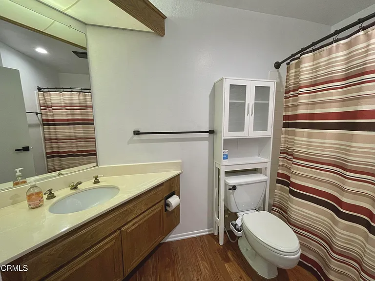 727 Island View Cir — Photo 16