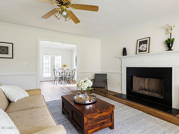 5th image of 502 Westwood Circle
