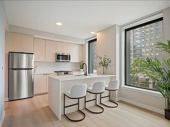 2nd image of 15310 88th Ave #528