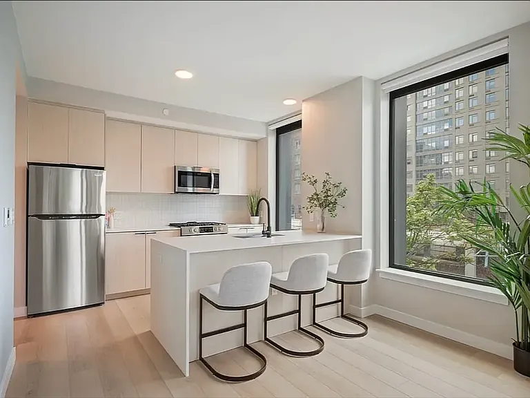 153-10 88th Ave #528 — Photo 2