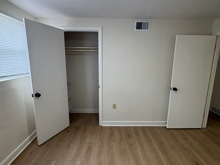 1504 Parkade Blvd #A — Photo 12