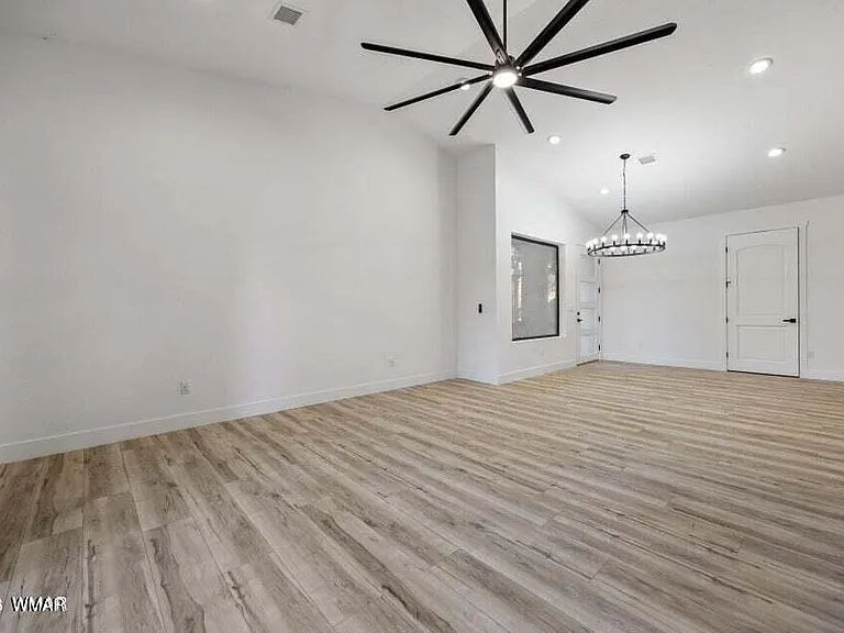 2711 W Villa Loop — Photo 10