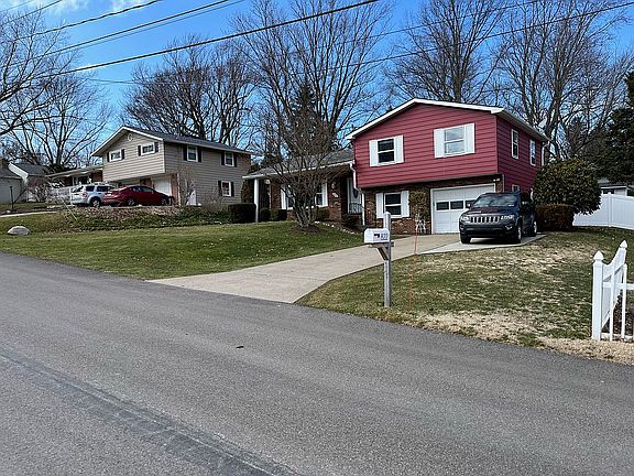 2nd image of 822 W 52nd St